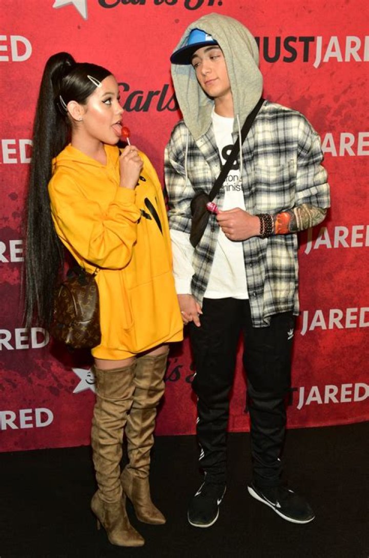 Jenna Ortega: Relationship Status Decoded!